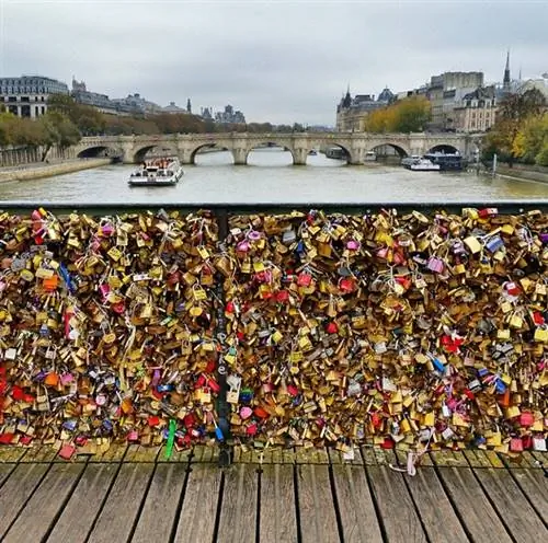 Пешеходный мост Pont des Artes