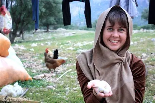 Поедание затвердевших шариков из овечьего йогурта с кочевниками Кашкаев