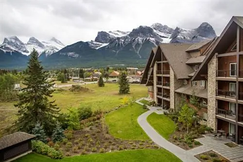 Grand Rockies Resort Канмор Альберта