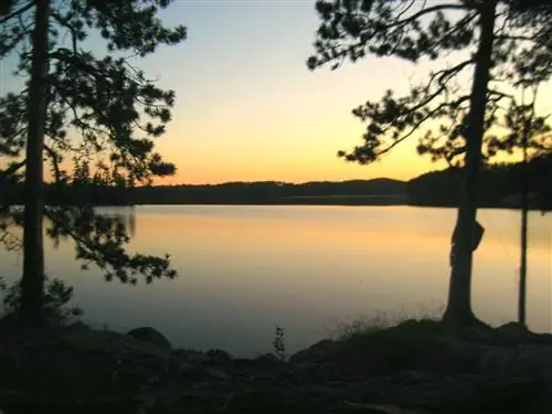 Летние озера Среднего Запада: 2,7, кредит:, камера: Canon PowerShot A1100 IS, подпись:, created_timestamp: 1341824280, авторское право:, focus_length: 6,2, iso: 80, Shutter_speed: 0,003125, название:, ориентация: 1}'