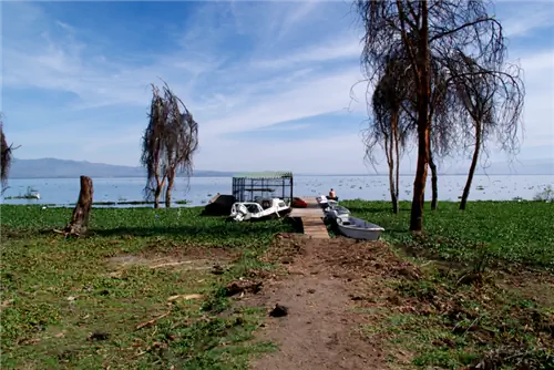 кемпинг на озере найваша