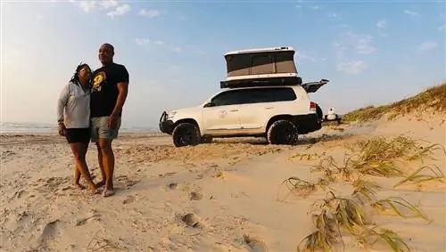 Характерный автомобиль: Toyota Land Cruiser 200-й серии в скобках