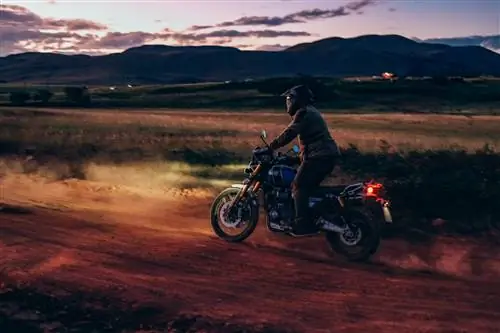 Будьте замечены в эти темные месяцы, днем и ночью