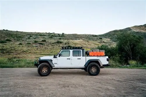 Компания Front Runner Outfitters выпустила багажник Slim Line II для Jeep Gladiator
