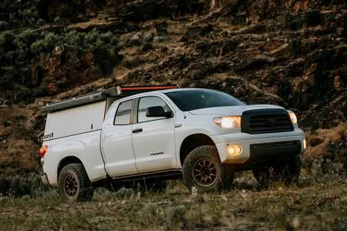 Foxy Lady - Серия заводских гонок Fox Shocks для тундры