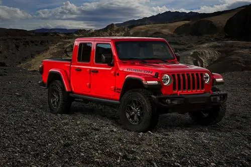 Jeep будет платить вам 100 000 долларов зарплаты за то, что вы водите гладиатор в течение года