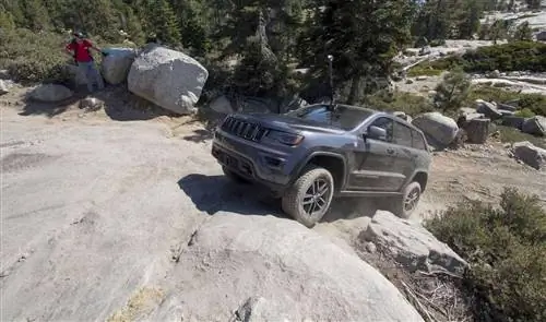 Jeep Grand Cherokee Trailhawk Edition преодолевает Рубикон