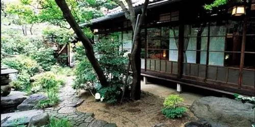 Что делать в токийском районе Амэяёкотё