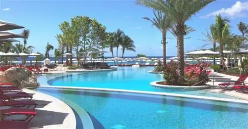 Kimpton Seafire Resort + Spa предлагает множество роскошных развлечений на солнце.