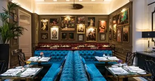Накрыть столы для завтрака в столовой ресторана Don Pasquale отеля Maalot в Риме