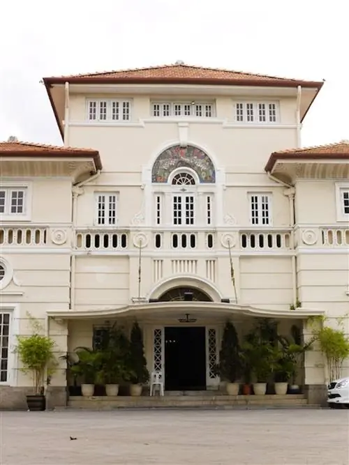 32 в особняке