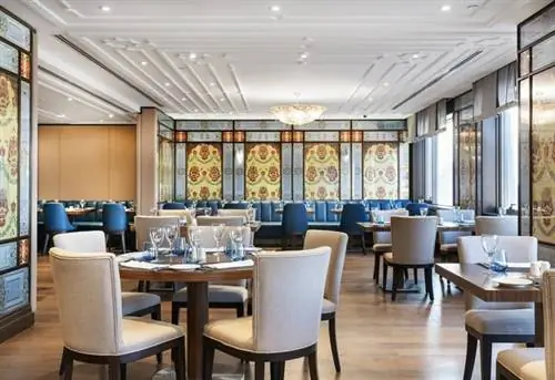 Стамбул, деловой район Таксим, Барсело, современное, современное лицо, Зейнеп Фадиллиоглу, Просторные номера, Османская роскошь, традиционные турецкие скрабирующие процедуры, Спа, коктейли на Mixo Terrace, крупнейшем ресторане на крыше Таксима.