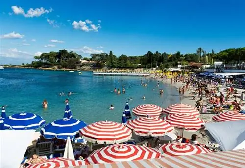 Европа, Франция, Приморские Альпы, 06, Антиб. Кап д’Антиб. Частный пляж Ла Гаруп.