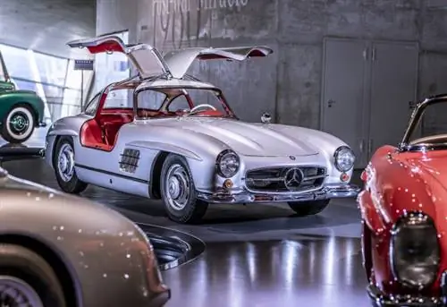 Музей Mercedes-Benz: Mythos 4 / 300 SL Coupé / «Flügeltürer»