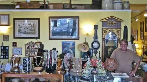 Антиквариат Брайана Бута