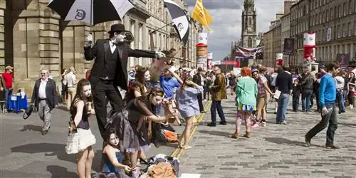 Все, что вам нужно знать об Эдинбургском фестивале Fringe