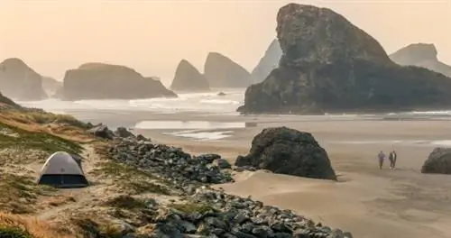 Путешествие любовника на открытом воздухе по побережью Орегона