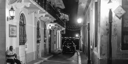 Почему вам нужно посетить этот искупленный гангстерский рай