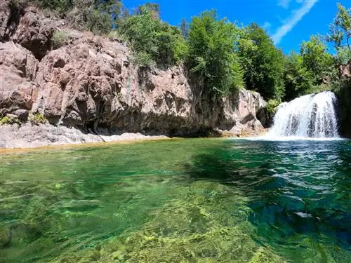 Водопад Fossil Creek Waterfall зовет.