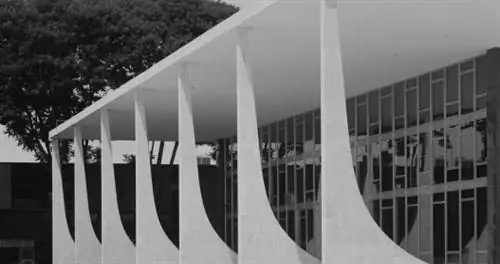 Совершите экскурсию по странной, потрясающей архитектуре Бразилиа