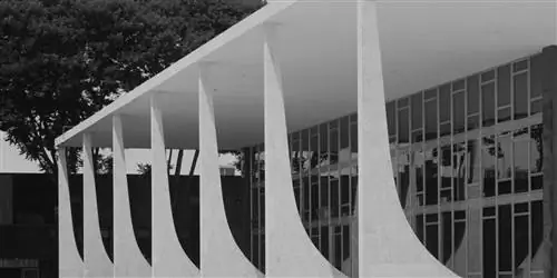 Совершите экскурсию по странной, потрясающей архитектуре Бразилиа