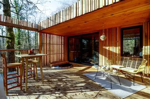 Забронируйте дом на дереве в Loire Valley Lodges, и вы получите отдых на природе и в замке.