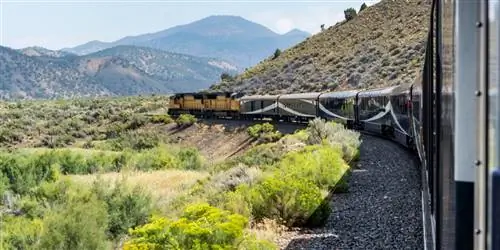 В поезде скалистых альпинистов, встречая Запад и не торопясь