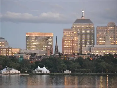 Бостон - город духов Повинелли.