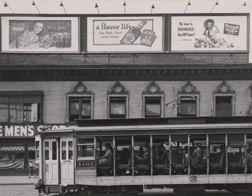 125-я улица и Бродвей (летний трамвай), Гарлем, Нью-Йорк, 1946 год.