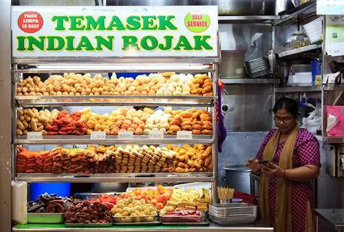 Весна для оладий с креветками в Temasek Indian Rojak. Весна для оладий с креветками в Temasek Indian Rojak.