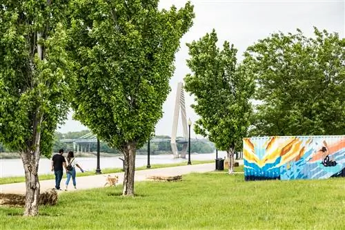 Расположенный к северу от Ривер-Маркет, парк Беркли предлагает прекрасный вид на реку Миссури.