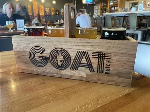 Goat Patch Brewing - одно из многих предприятий, которые когда-то были начальной школой Линкольн-центра.