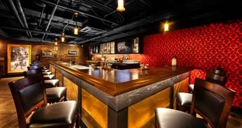 Пей как Капоне в подвальном баре Speakeasy в Лас-Вегасе Пей как Капоне в подвальном баре Speakeasy в Лас-Вегасе