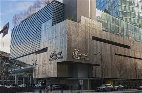 Роскошный отель Fairmont Pacific Rim в центре Ванкувера рядом с Canada Place