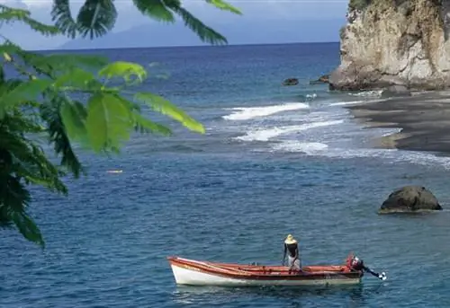 pecheur a Petite Anse Ceron Иль-де-ла-Мартиника Департамент и регион d¥Outremer francais Archipel des Antilles Caraibes//рыбак, Petite Anse Ceron Остров Мартиника, заморский регион Франции, Французская Вест-Индия, Французская Вест-Индия, Карибское море