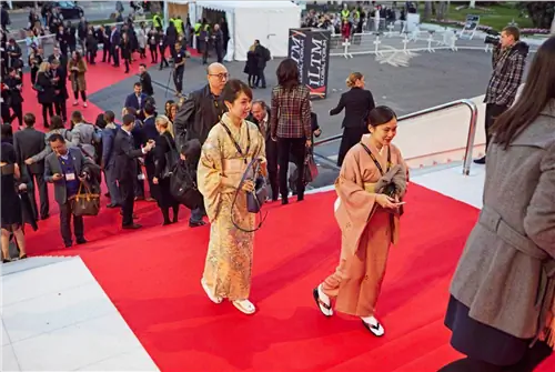 open-uri20180627-29680-1qasdkn