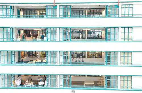 В PMQ полно мастерских и бутиков.