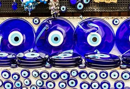 сглаз - турецкий амулет на базаре в Стамбуле