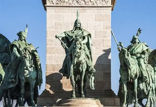 Площадь Героев