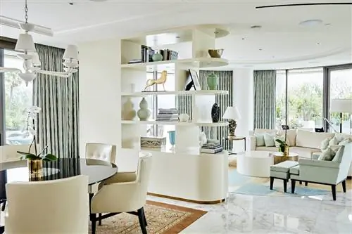 Получите дозу гламура и элегантности в отеле Waldorf Astoria Beverly Hills.