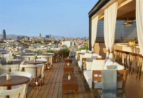 бар на крыше The Barcelona EDITION
