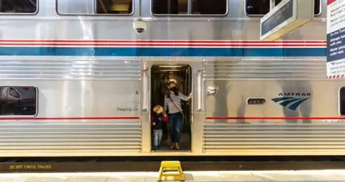 Отдельные комнаты в автопоезде Amtrak сейчас стоят всего 129 долларов