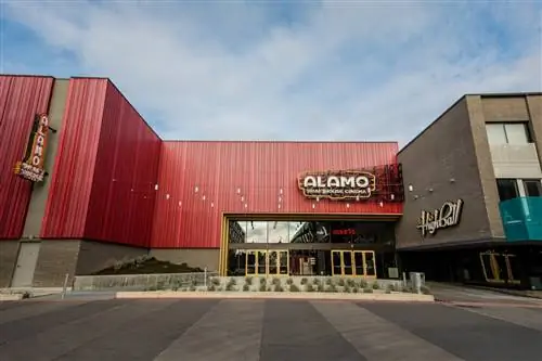 Шоу Master Pancake Theater в Alamo Drafthouse - одно из любимых занятий Остина.