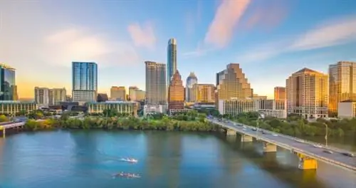 Остин, штат Техас, предлагает множество развлечений для людей всех возрастов.