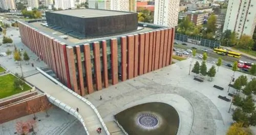 Самый захватывающий новый культурный центр Польши посвящен постсоветскому уличному искусству и дизайну