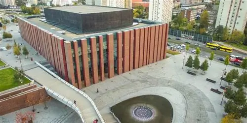 Самый захватывающий новый культурный центр Польши посвящен постсоветскому уличному искусству и дизайну