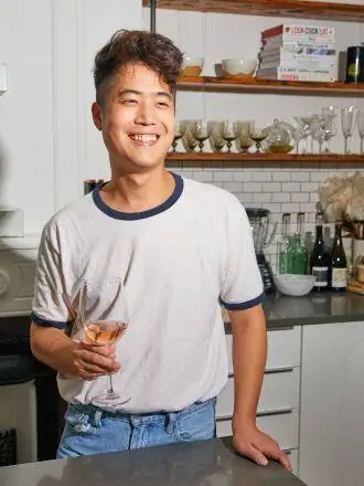 "В марте 2022 года Ким выпустил свою первую кулинарную книгу Korean American: Food That Tastes Like Home.