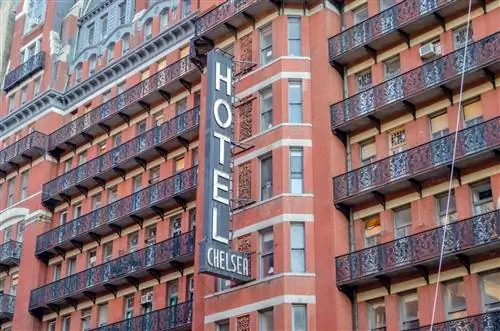 Отель Chelsea заработал репутацию богемного притона в 1950-х и 60-х годах.