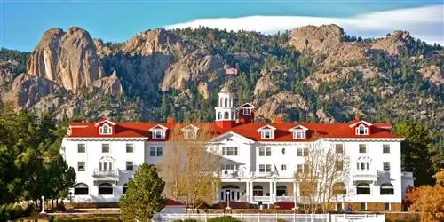 Это 7 самых посещаемых призраками отелей в Америке