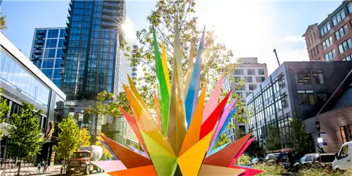 Художественная сцена Бостона выходит на улицы